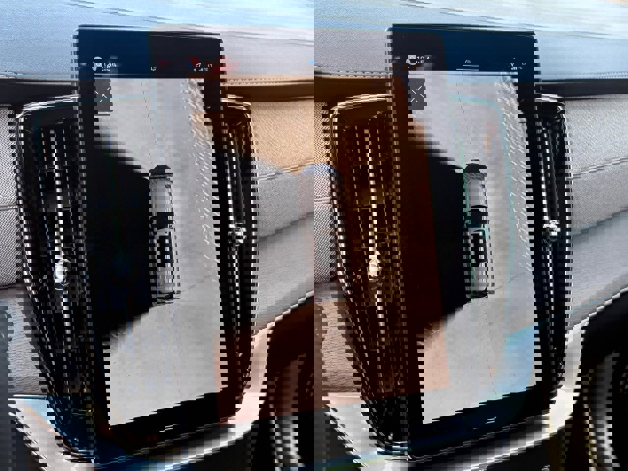 New 2026 Volvo XC90 T8 Ultra image 14