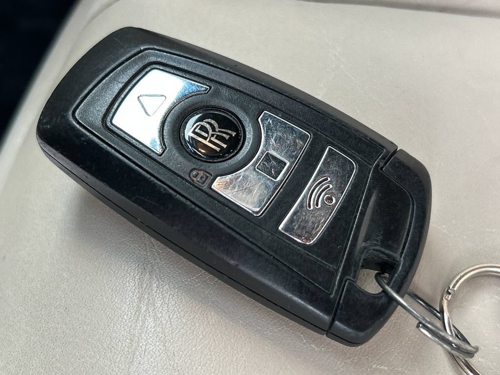 Used 2014 Rolls-Royce Wraith RWD image 25