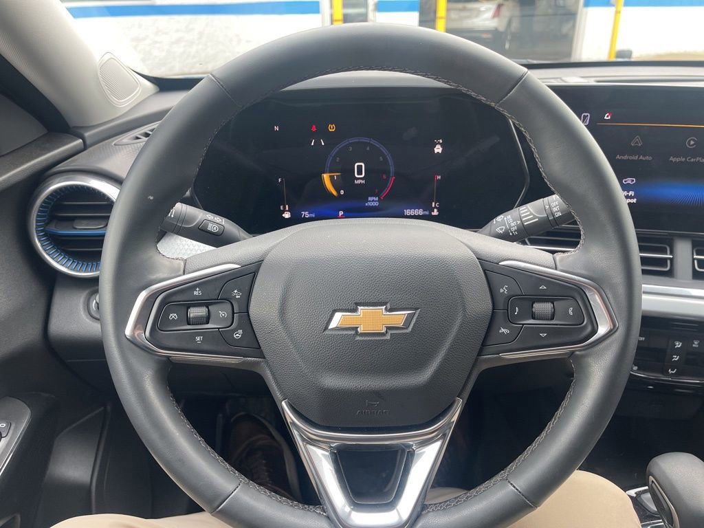Certified 2024 Chevrolet Trax LT w/ LT Convenience Package FWD image 15