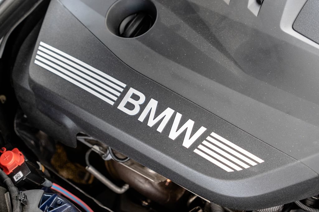 Used 2025 BMW 540i xDrive AWD/4WD image 45