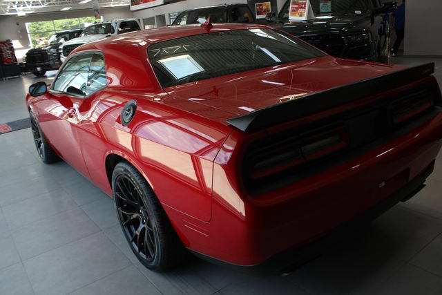 Used 2016 Dodge Challenger SRT Hellcat RWD image 23