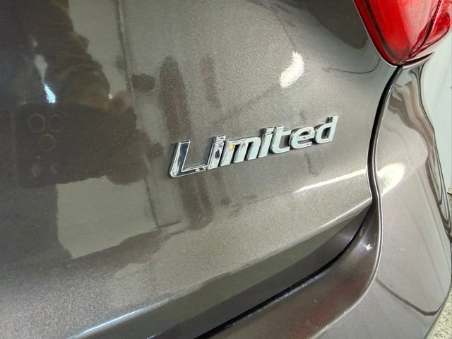 Used 2015 Hyundai Sonata Limited w/ Option Group 06 FWD image 33