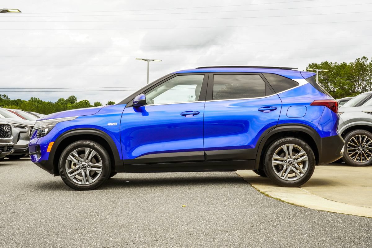 Used 2023 Kia Seltos S w/ Navigation Package AWD/4WD image 9