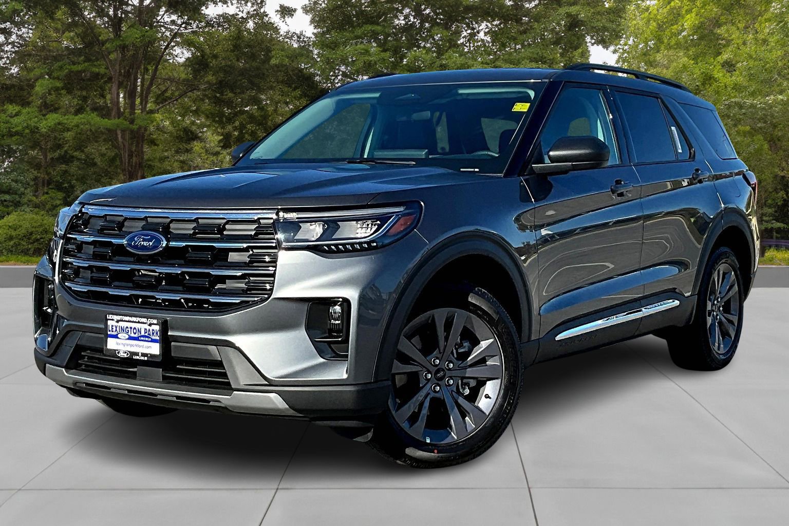 New 2025 Ford Explorer Active w/ Active Comfort Package image 2