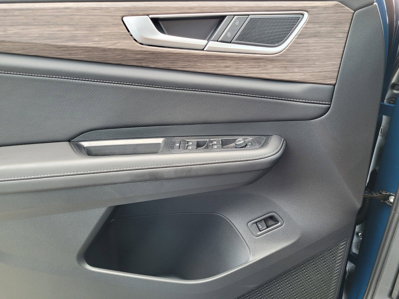 New 2026 Volkswagen Atlas SEL image 24