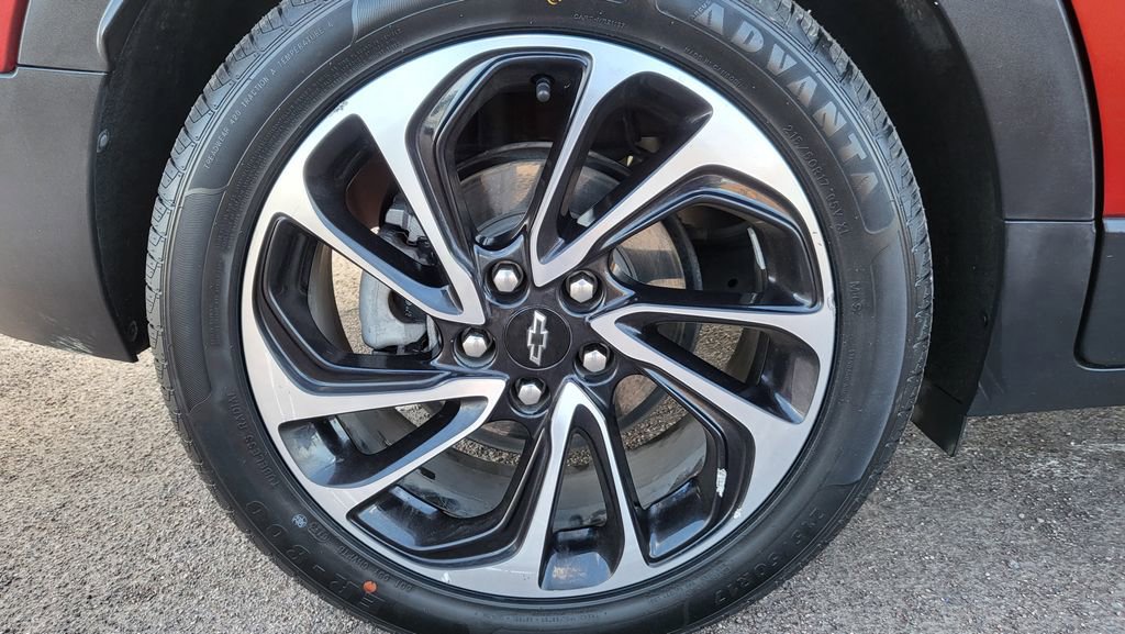 Used 2022 Chevrolet Bolt EUV Premier w/ Sun & Sound Package FWD image 13