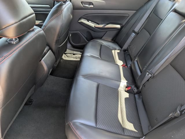 Used 2024 Nissan Altima 2.5 SR FWD image 18