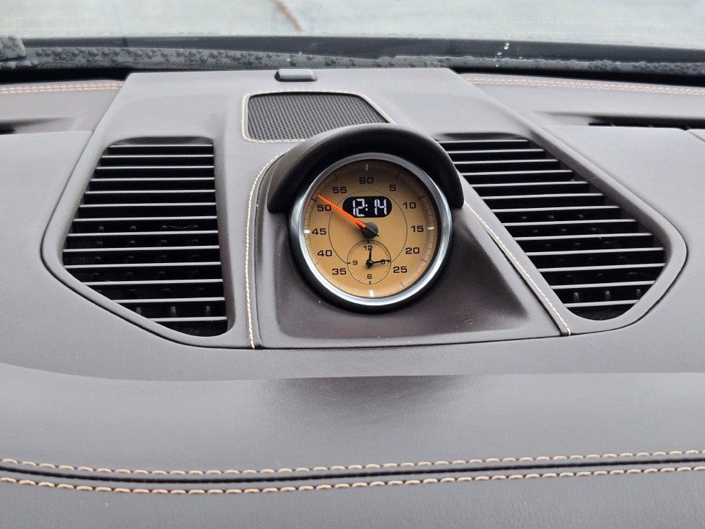 Used 2017 Porsche 911 Turbo image 19