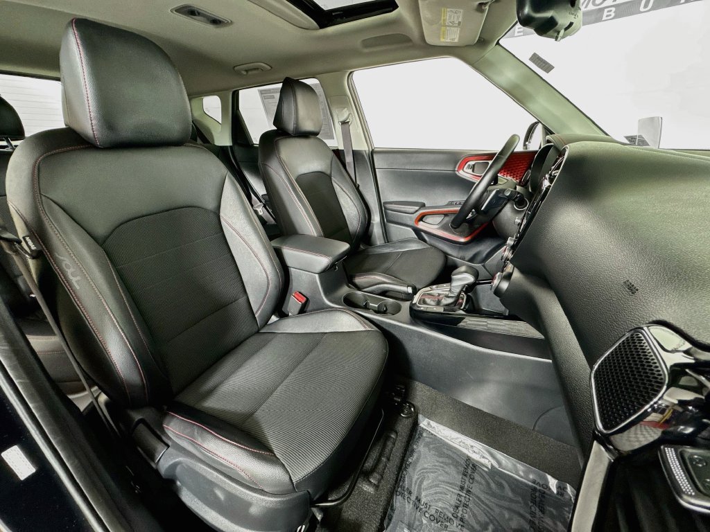 Used 2022 Kia Soul Turbo FWD image 29