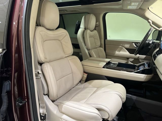 Used 2019 Lincoln Navigator L Reserve AWD/4WD image 26
