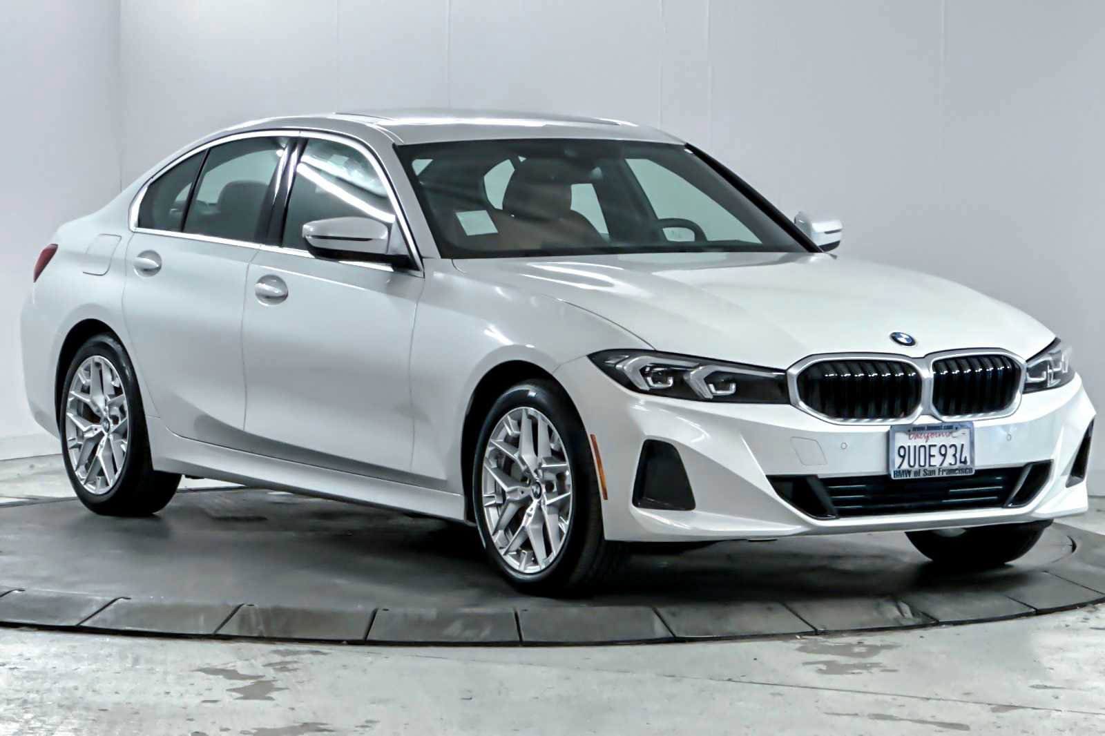 Used 2025 BMW 330i xDrive Sedan w/ Convenience Package image 9