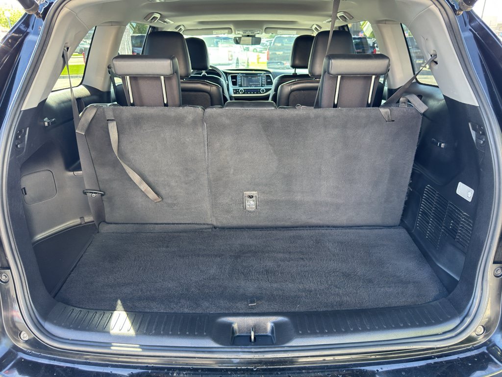 Used 2019 Toyota Highlander XLE AWD/4WD image 7