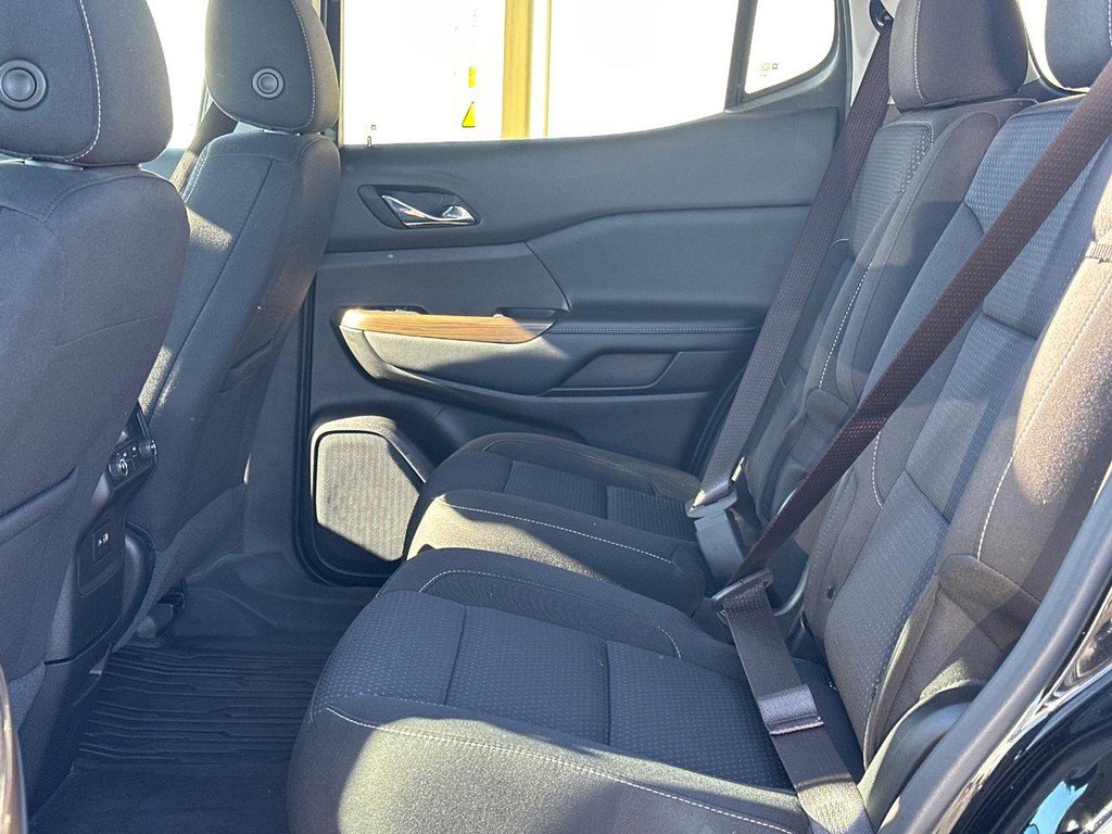 Used 2022 GMC Acadia SLE w/ Elevation Edition image 10