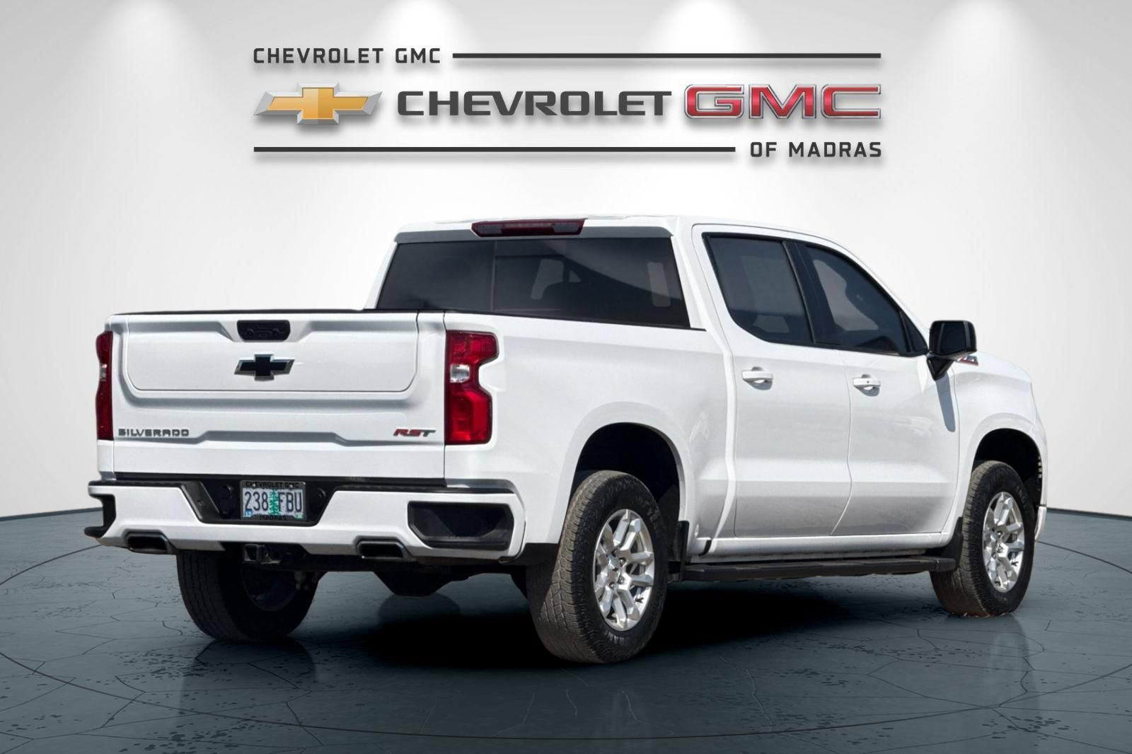 Used 2024 Chevrolet Silverado 1500 RST w/ Convenience Package II AWD/4WD image 3