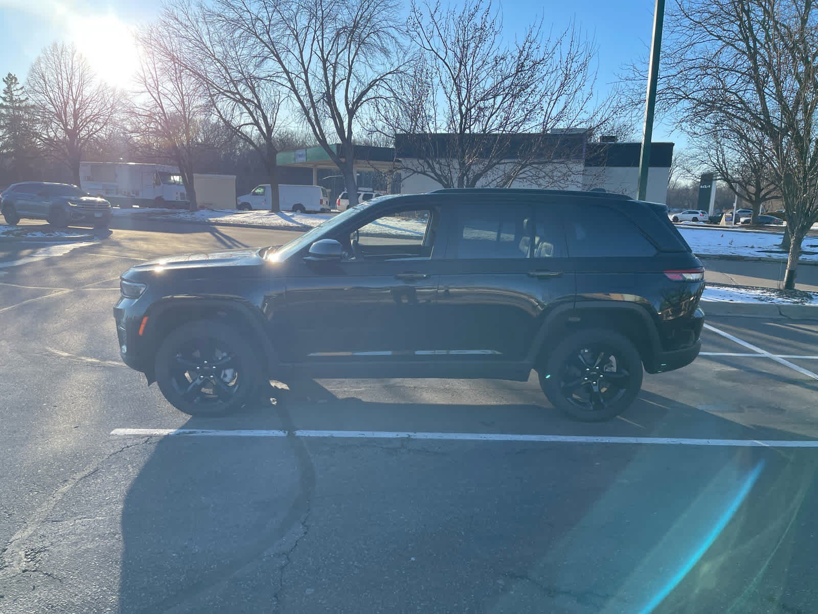 Used 2023 Jeep Grand Cherokee Limited w/ Luxury Tech Group II image 6