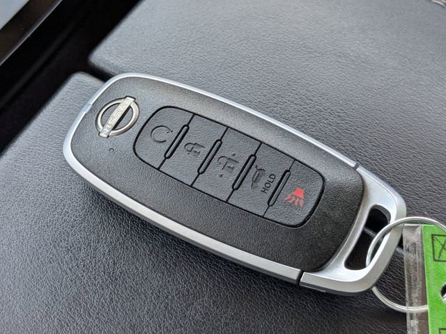 Used 2023 Nissan Rogue SV w/ SV Premium B Package image 38