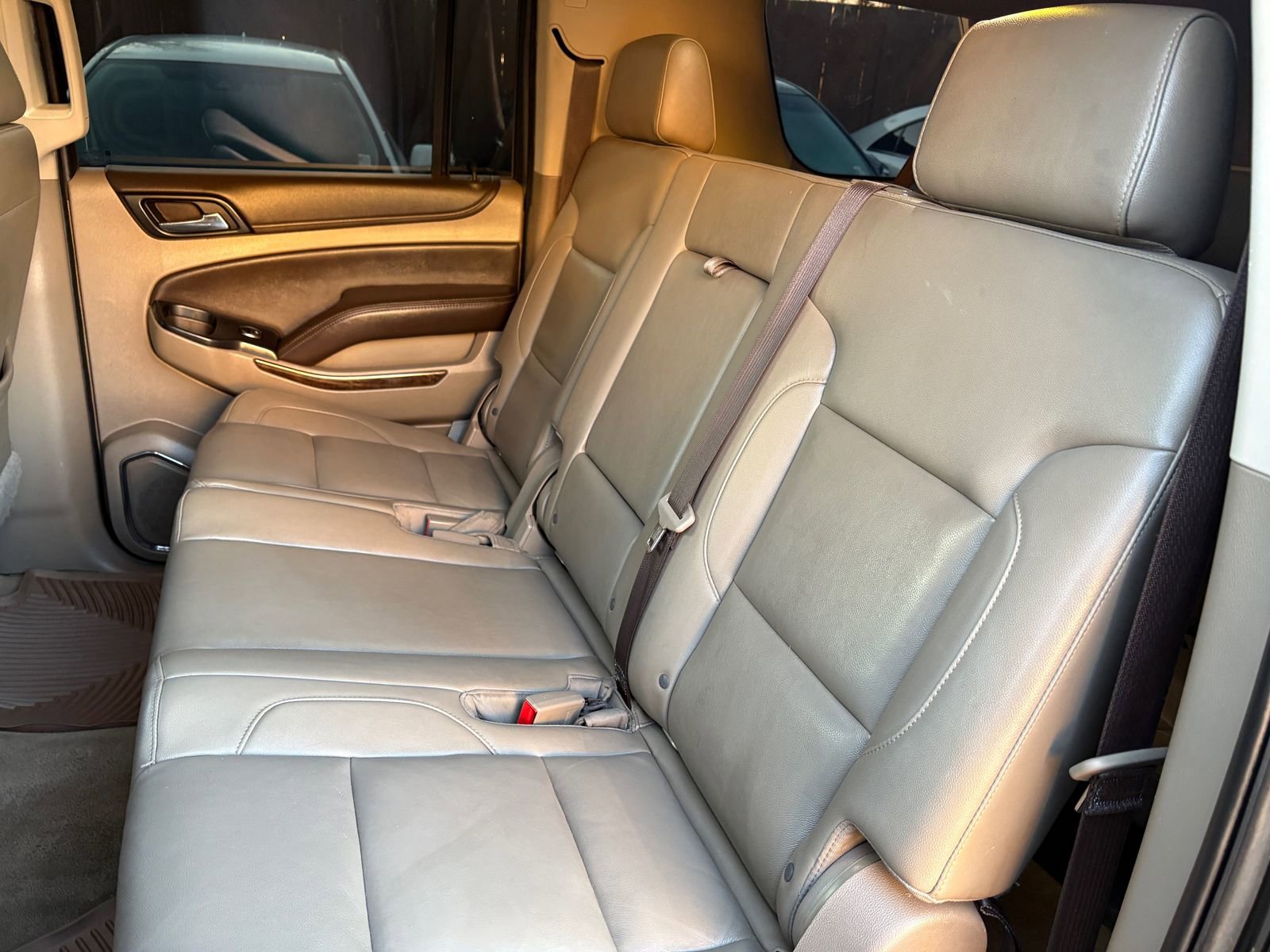 Used 2018 Chevrolet Suburban LT image 19