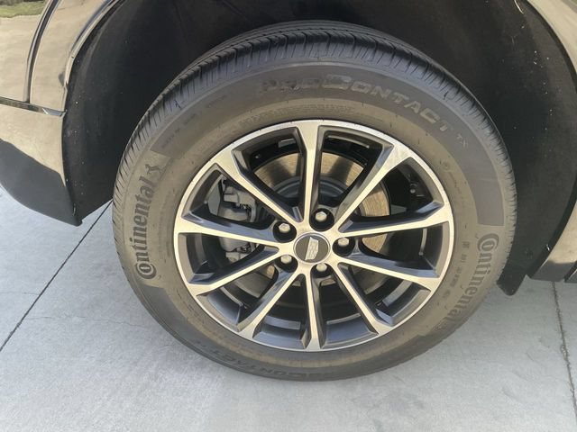 Used 2024 Cadillac XT4 Sport w/ Cold Weather Package FWD image 33