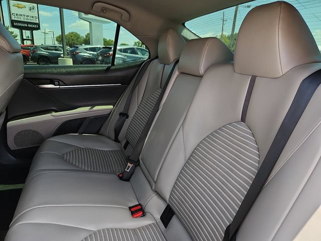 Used 2022 Toyota Camry SE FWD image 11