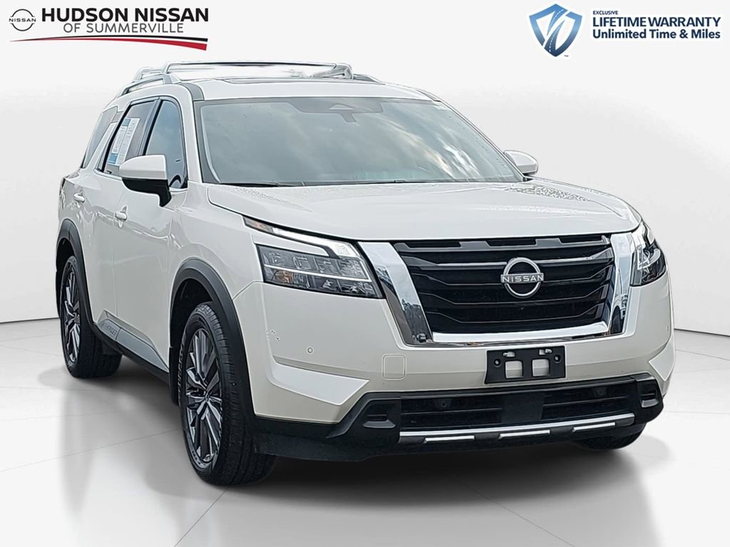 Used 2024 Nissan Pathfinder SL w/ SL Premium Package image 1