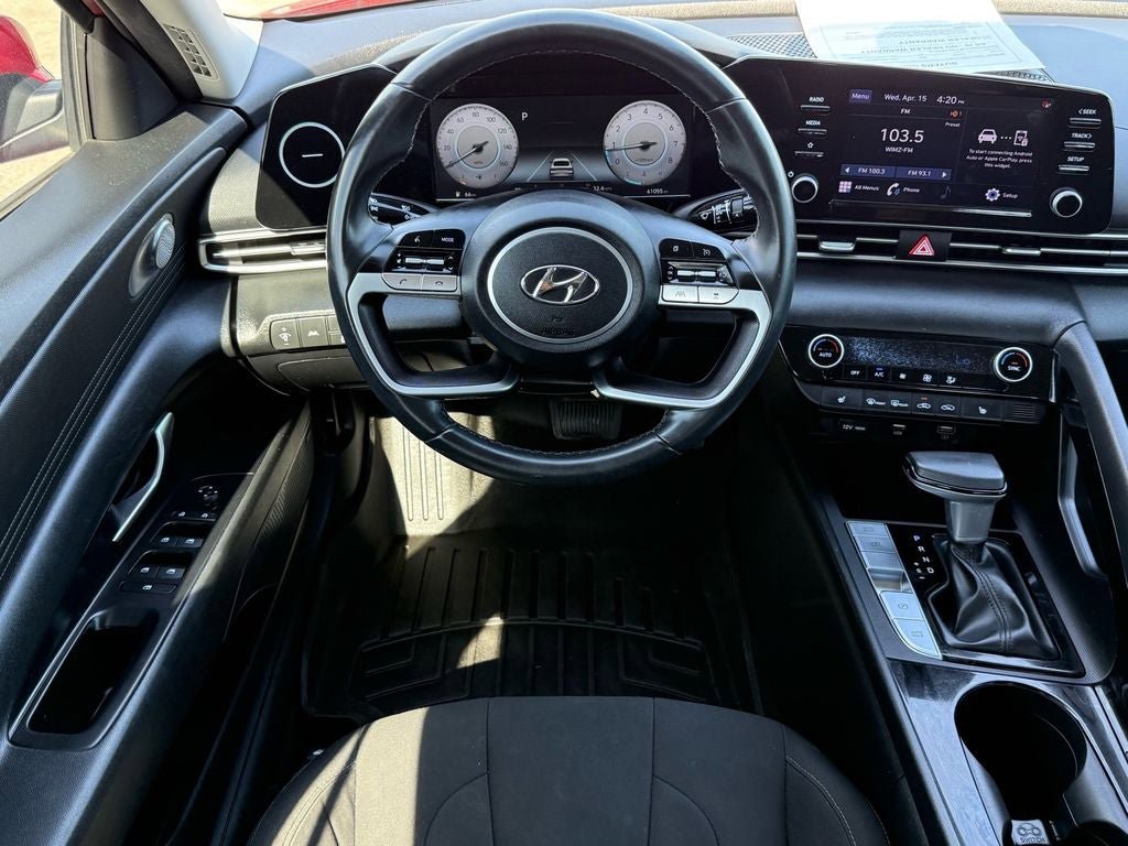 Used 2022 Hyundai Elantra SEL w/ Convenience + Premium Package image 15