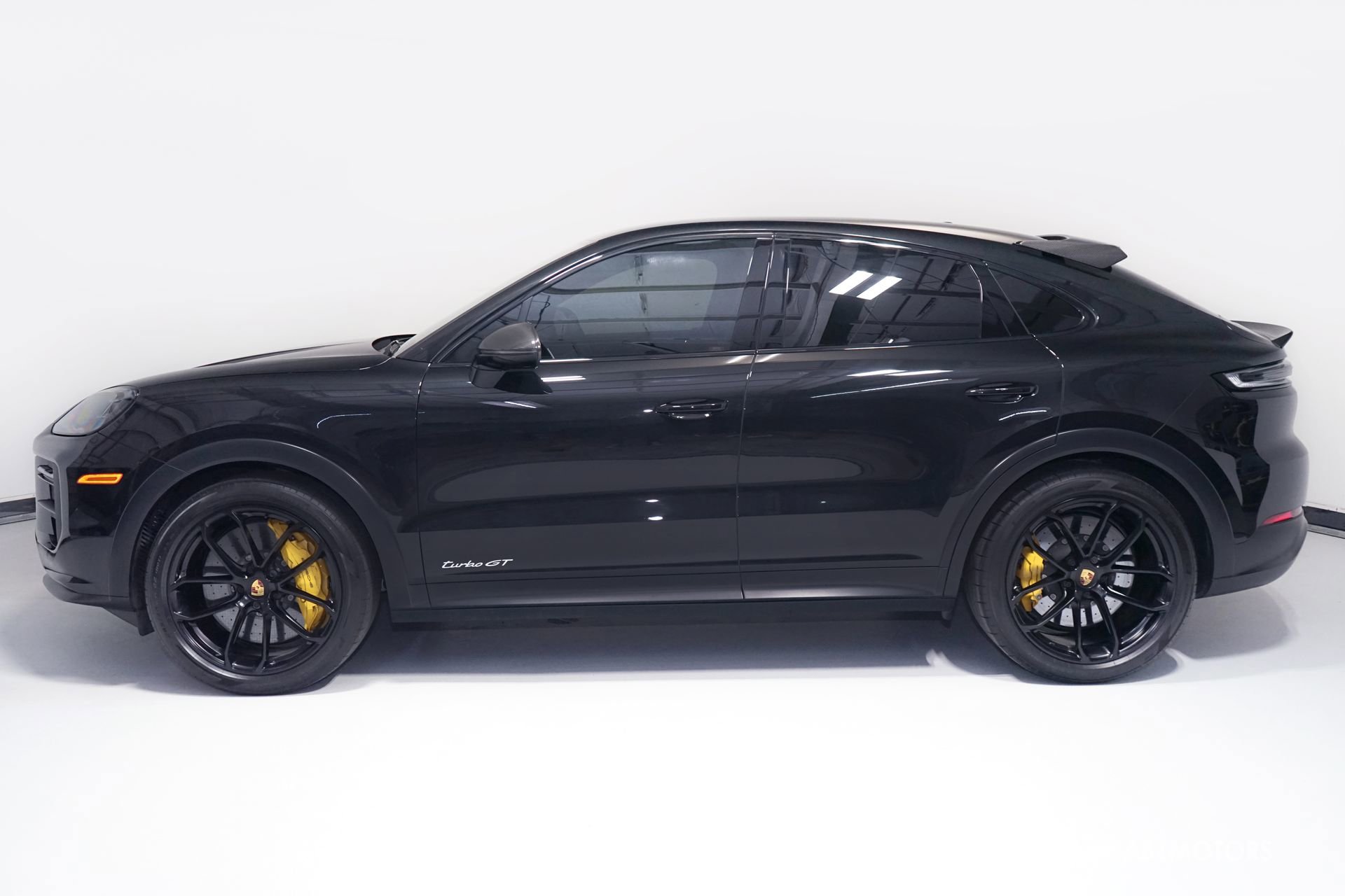 Used 2024 Porsche Cayenne Turbo GT image 5