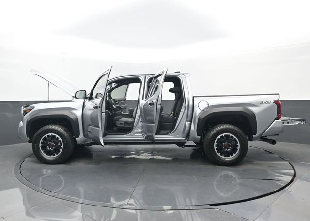 Used 2025 Toyota Tacoma TRD Off-Road AWD/4WD image 32