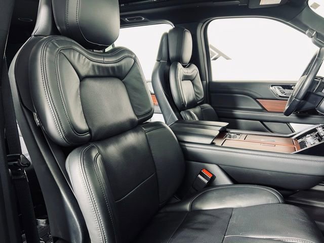 Used 2023 Lincoln Navigator Reserve w/ Equipment Group 201A image 18
