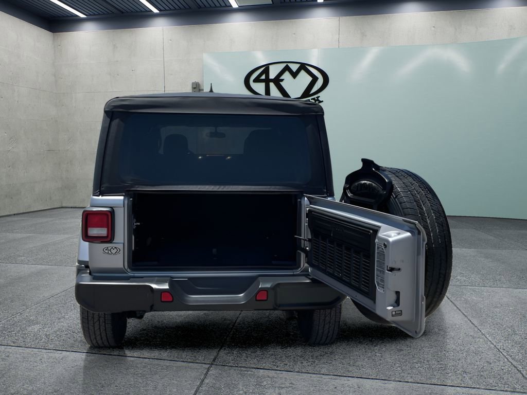 Used 2021 Jeep Wrangler Unlimited Sahara AWD/4WD image 4