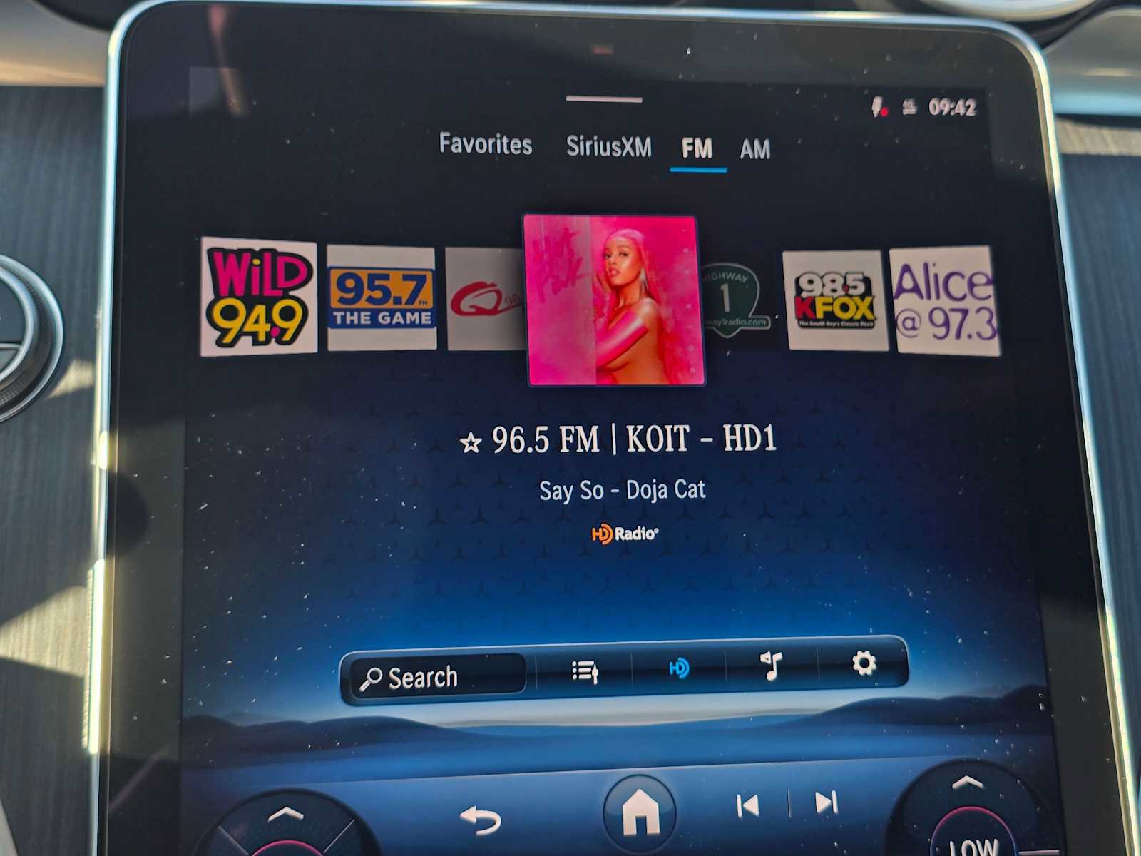 Used 2025 Mercedes-Benz C 300 Sedan image 29