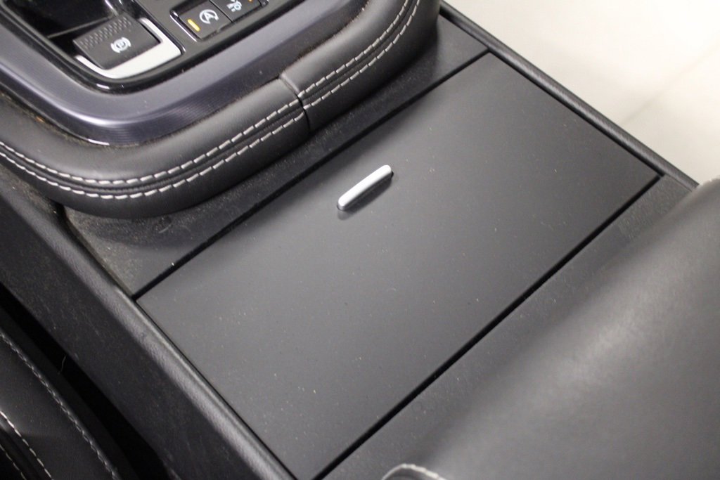 Used 2022 Jaguar F-TYPE R image 27