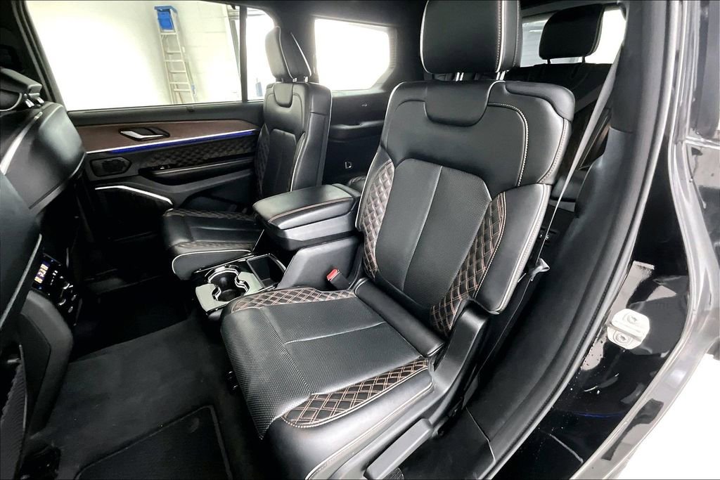 Used 2021 Jeep Grand Cherokee L Summit w/ Luxury Tech Group V image 34