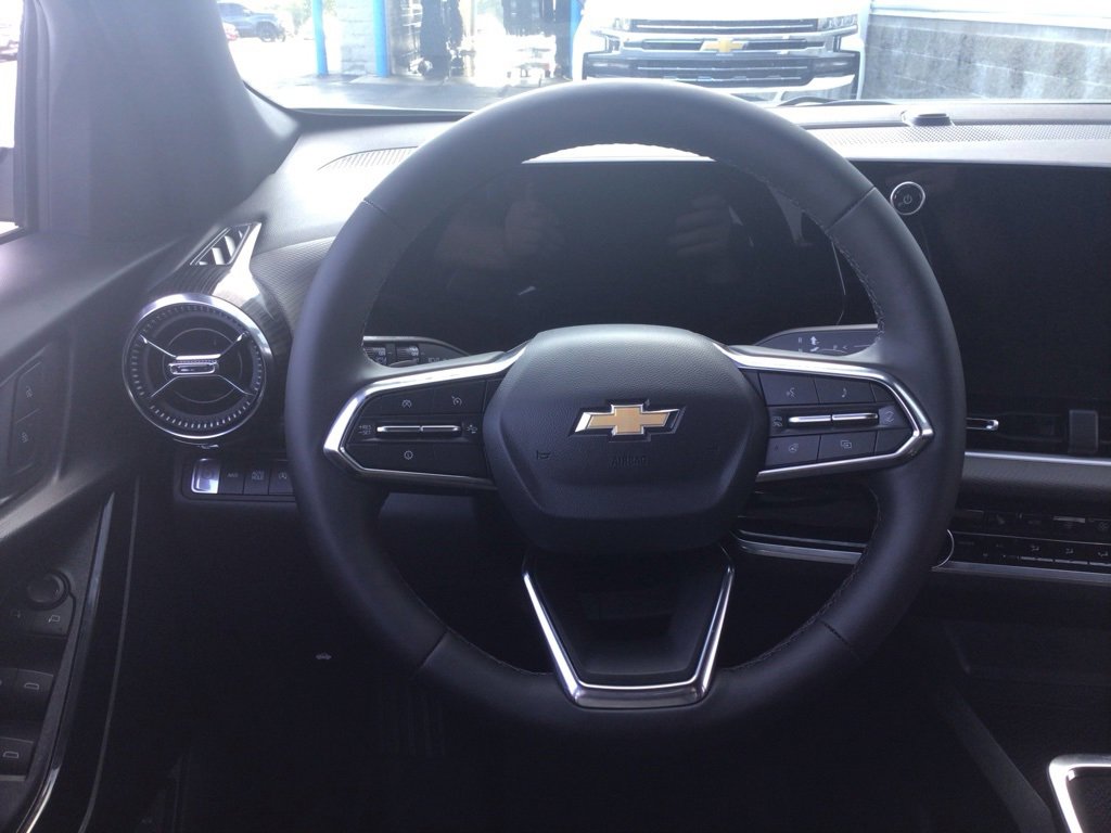 New 2026 Chevrolet Equinox LT w/ Convenience Package II image 17