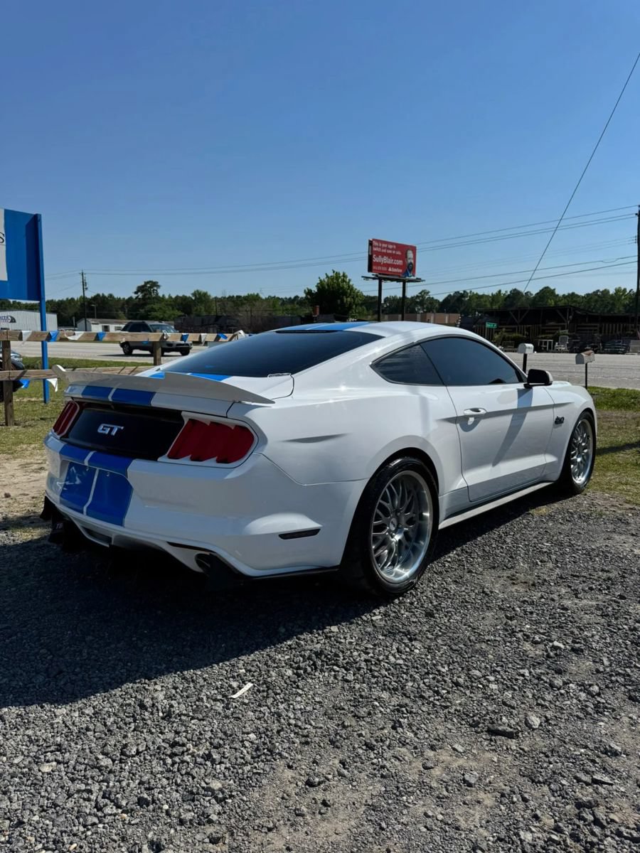 Used 2016 Ford Mustang GT RWD image 9