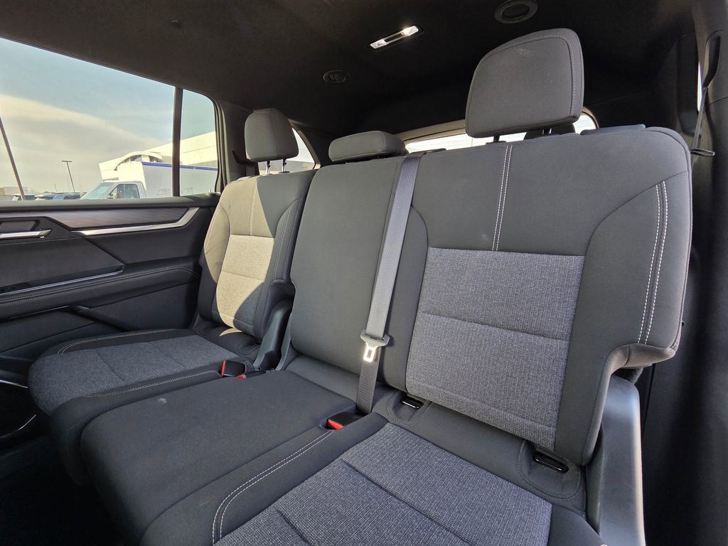 Used 2025 GMC Acadia Elevation image 25