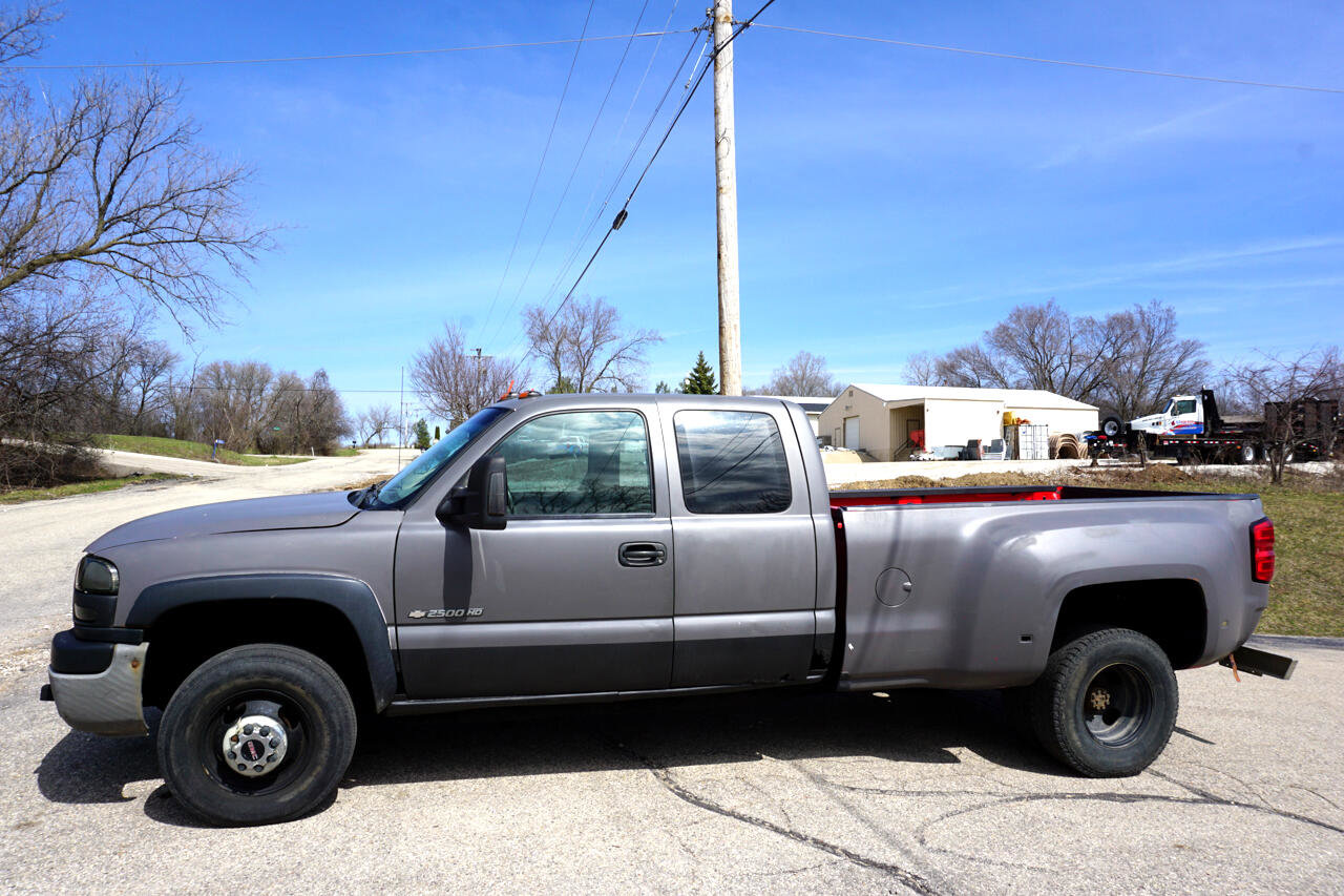 Used 2004 GMC Sierra 3500 4x4 Extended Cab w/ Heavy-Duty Power Package image 2