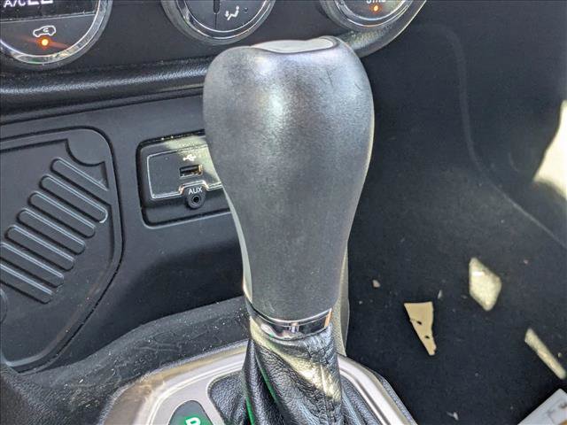 Used 2017 Jeep Renegade Latitude w/ Popular Equipment Group image 11