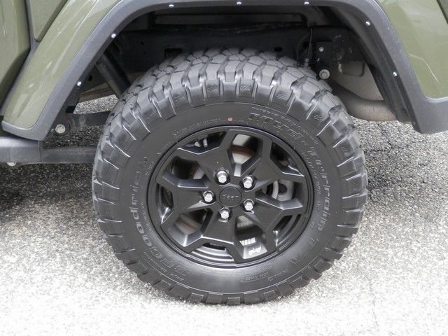 Used 2023 Jeep Gladiator Sport AWD/4WD image 12