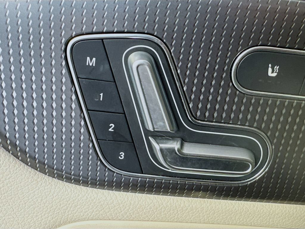 Used 2020 Mercedes-Benz GLB 250 image 18