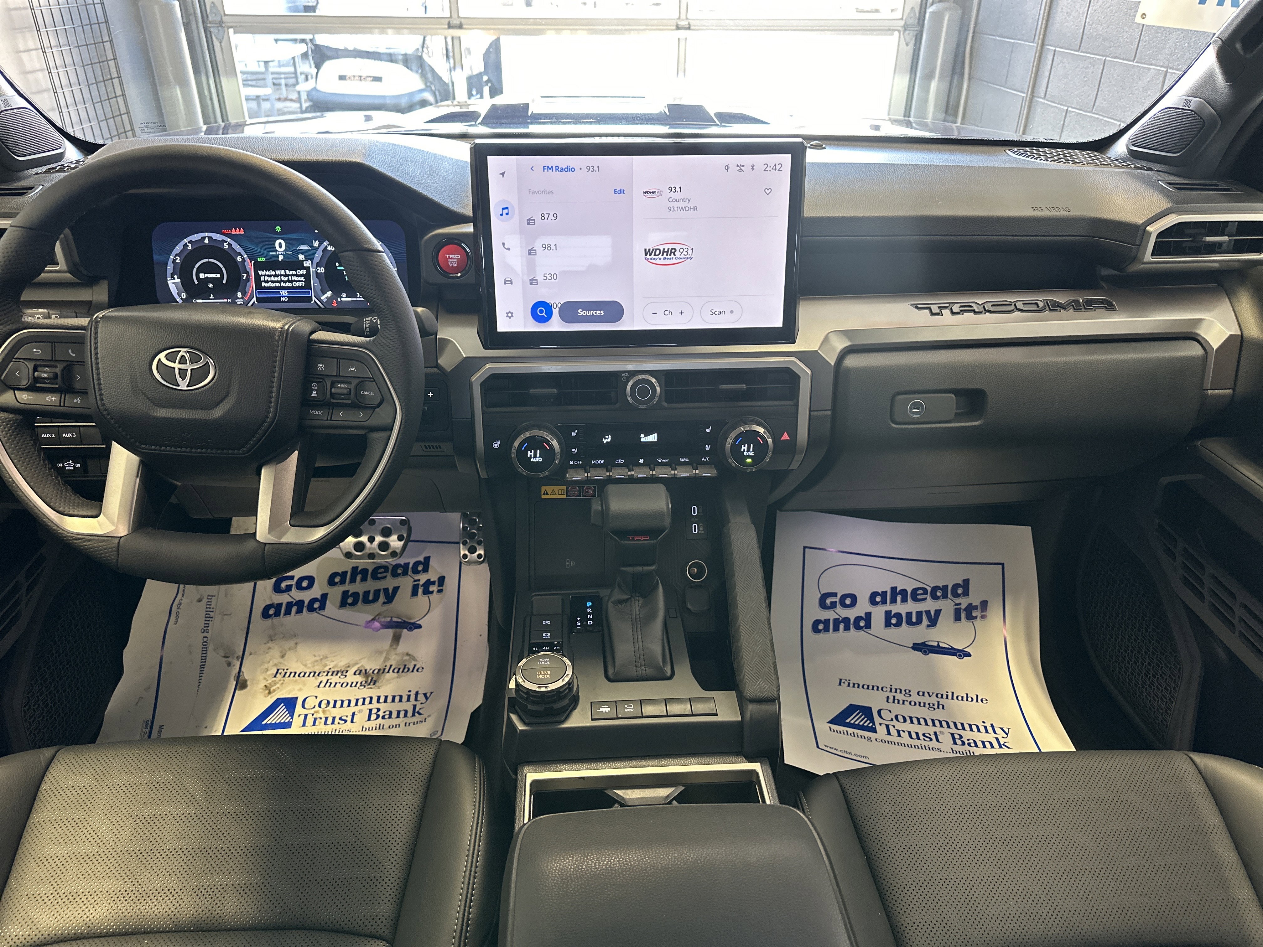 Used 2025 Toyota Tacoma TRD Sport image 25