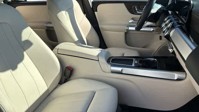 Certified 2025 Mercedes-Benz GLB 250 4MATIC image 35