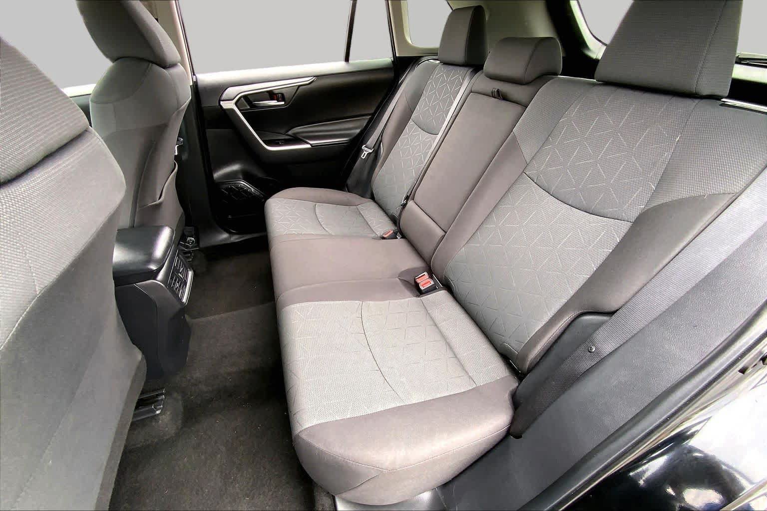 Used 2024 Toyota RAV4 XLE FWD image 19