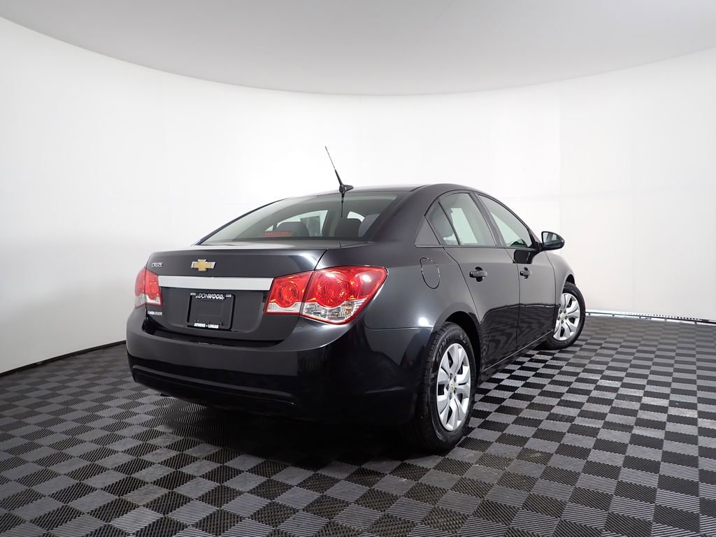 Used 2013 Chevrolet Cruze LS image 21