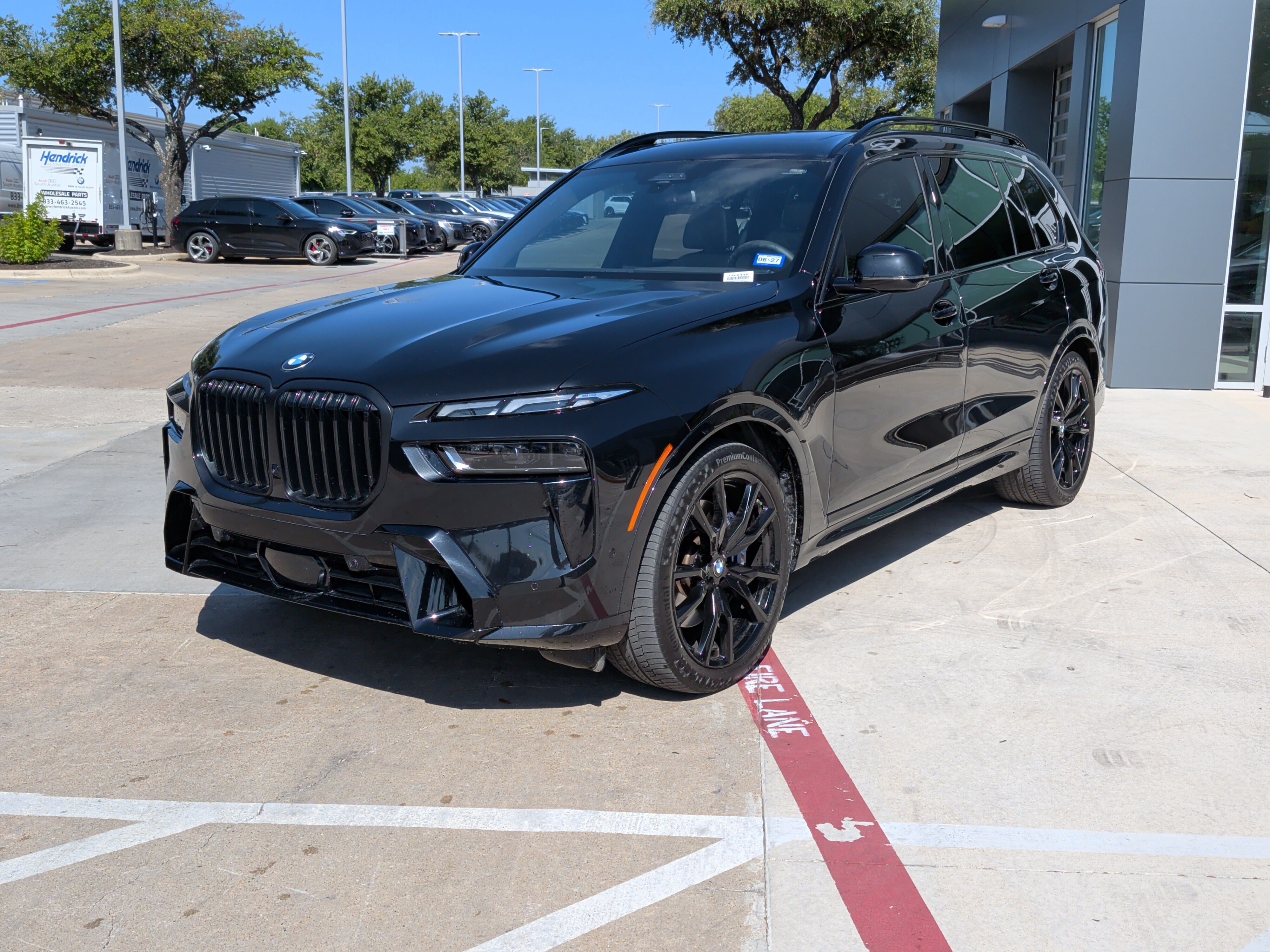 Used 2024 BMW X7 xDrive40i w/ M Sport Package AWD/4WD image 5