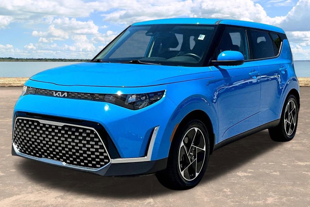 Used 2025 Kia Soul EX FWD image 4