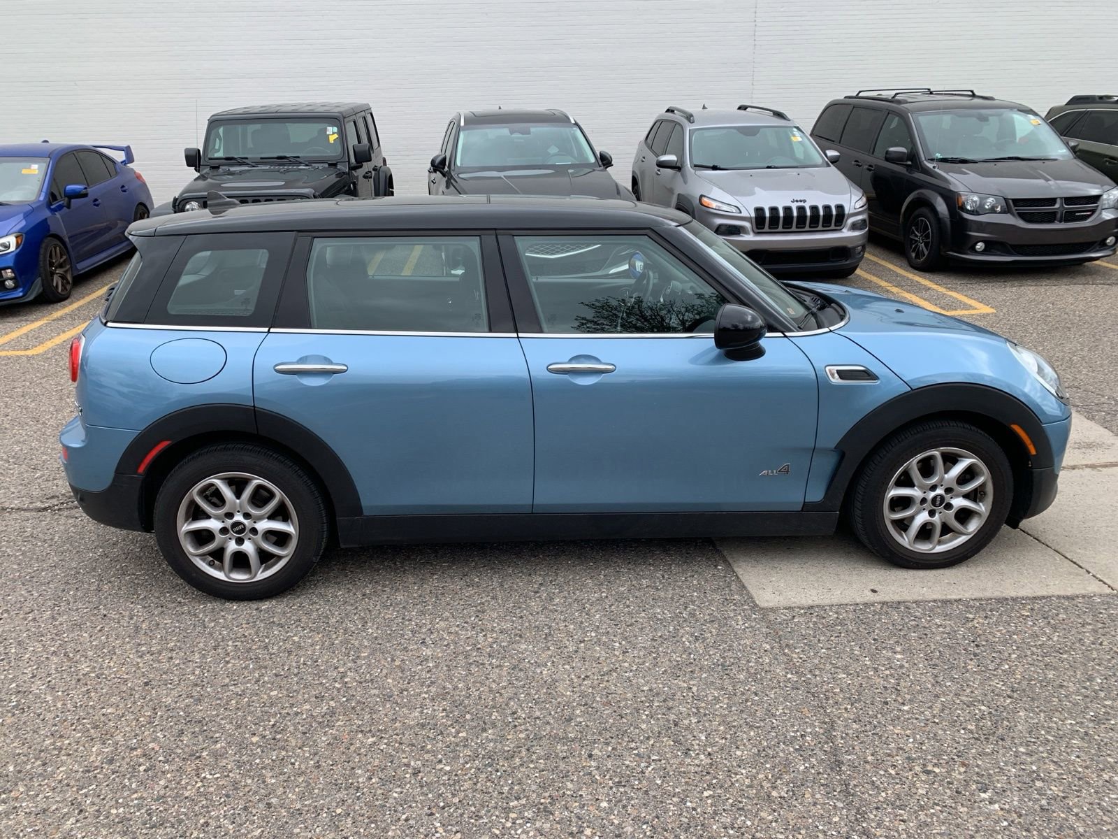 Used 2017 MINI Cooper Clubman ALL4 AWD/4WD image 4