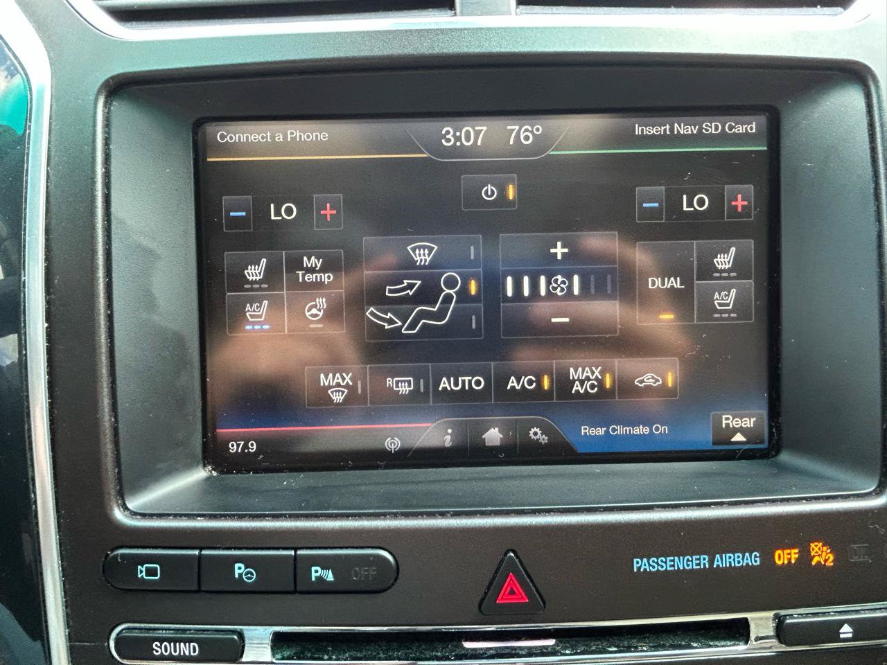 Used 2016 Ford Explorer Platinum AWD/4WD image 26