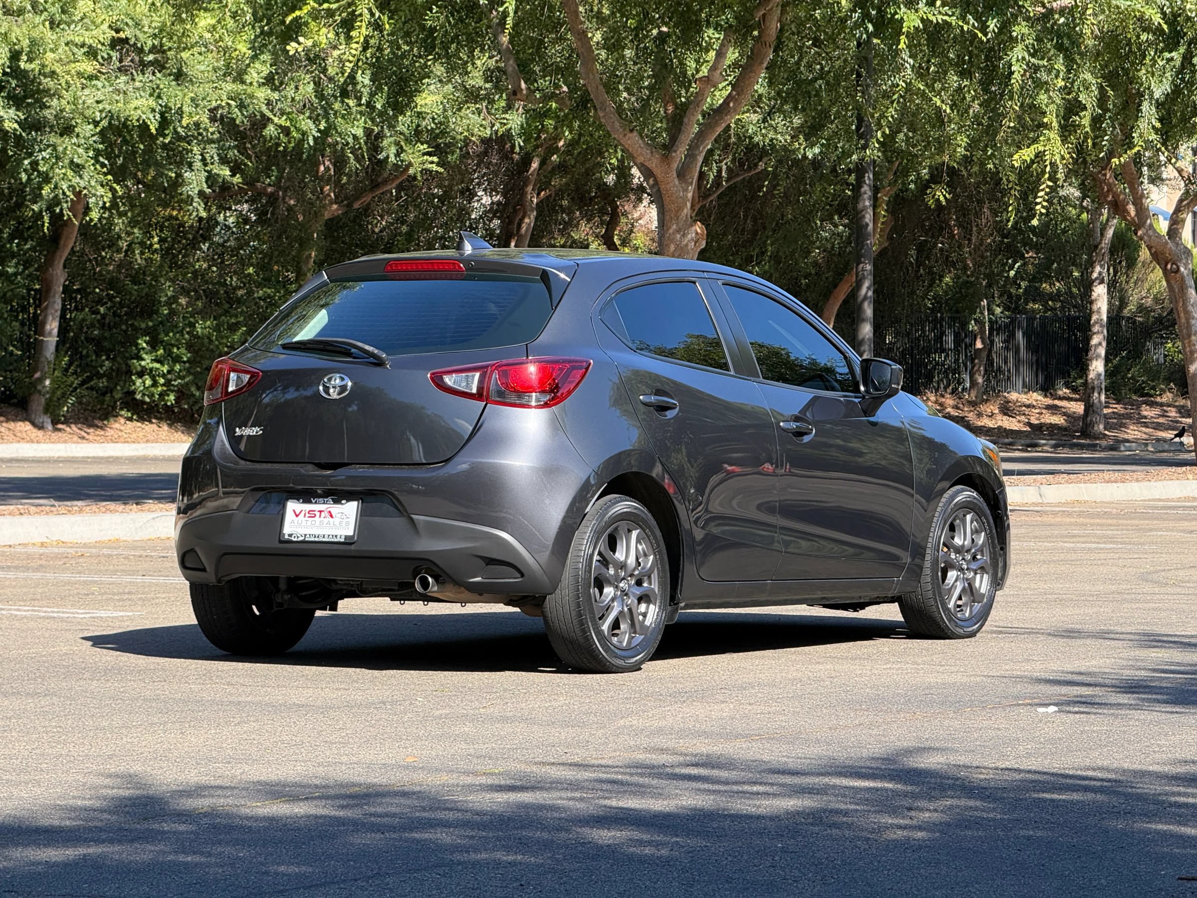 Used 2020 Toyota Yaris LE FWD image 5