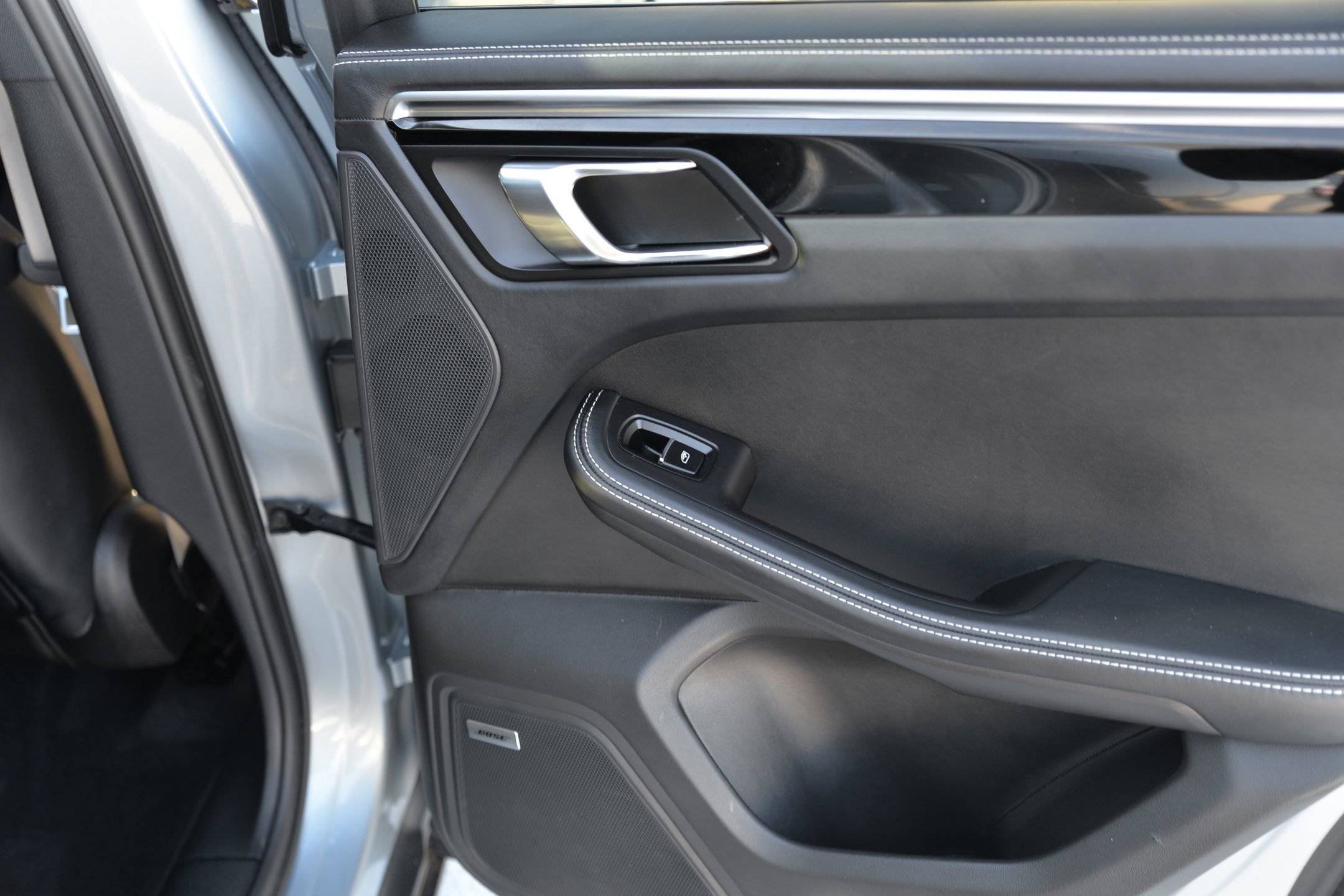 Certified 2024 Porsche Macan Turbo image 24