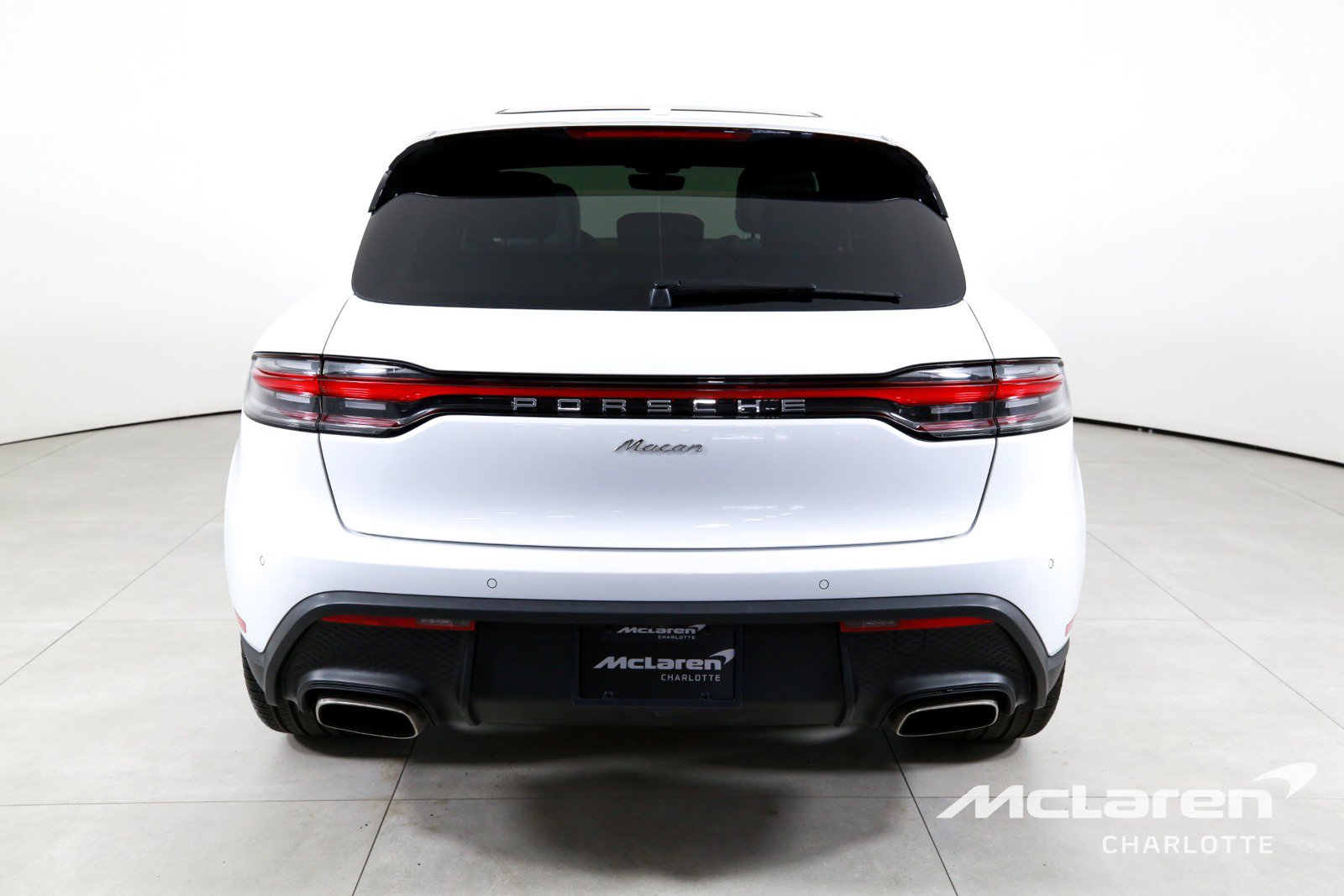 Used 2024 Porsche Macan w/ Premium Plus Package AWD/4WD image 7